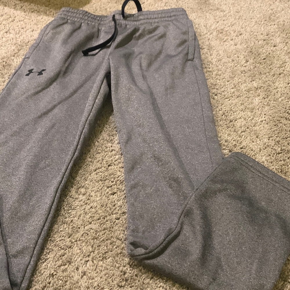 Excellent condition grey and black joggers.  Under Armour boys size medium